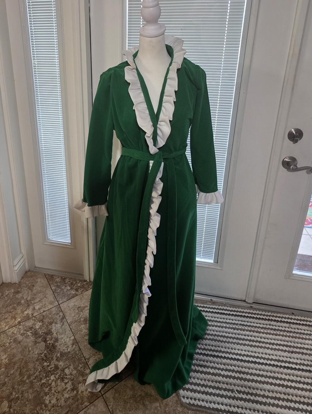 VTG David Brown California Green Velour Ruffle Hostess Robe Maxi Gown Size M
